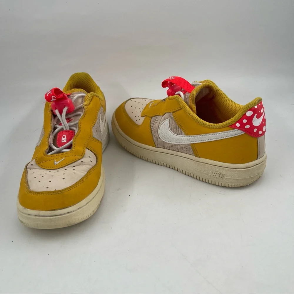 Nike Kids Air Force One Toggle SE -SZ 1.5 Youth- Mushroom Sneakers DQ0365-700